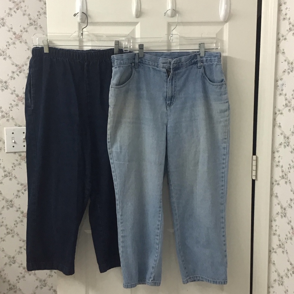 Capri Jean Bundle Light Stripe Washed Denim & Dark Denim Pull Ons Sz 12 & 12P.